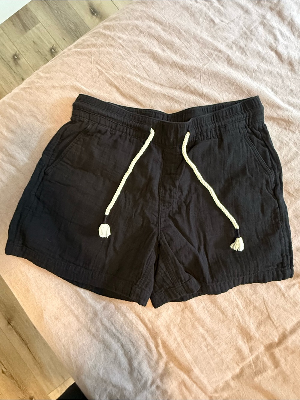 Old Navy Black Elastic Waist Shorts with Contrast Tag